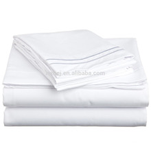 Peso leve super macio, algodão 100% escovado, gêmeo, folha de cama resistente do enrugamento Branco com bordado azul de Regal na caixa de presente